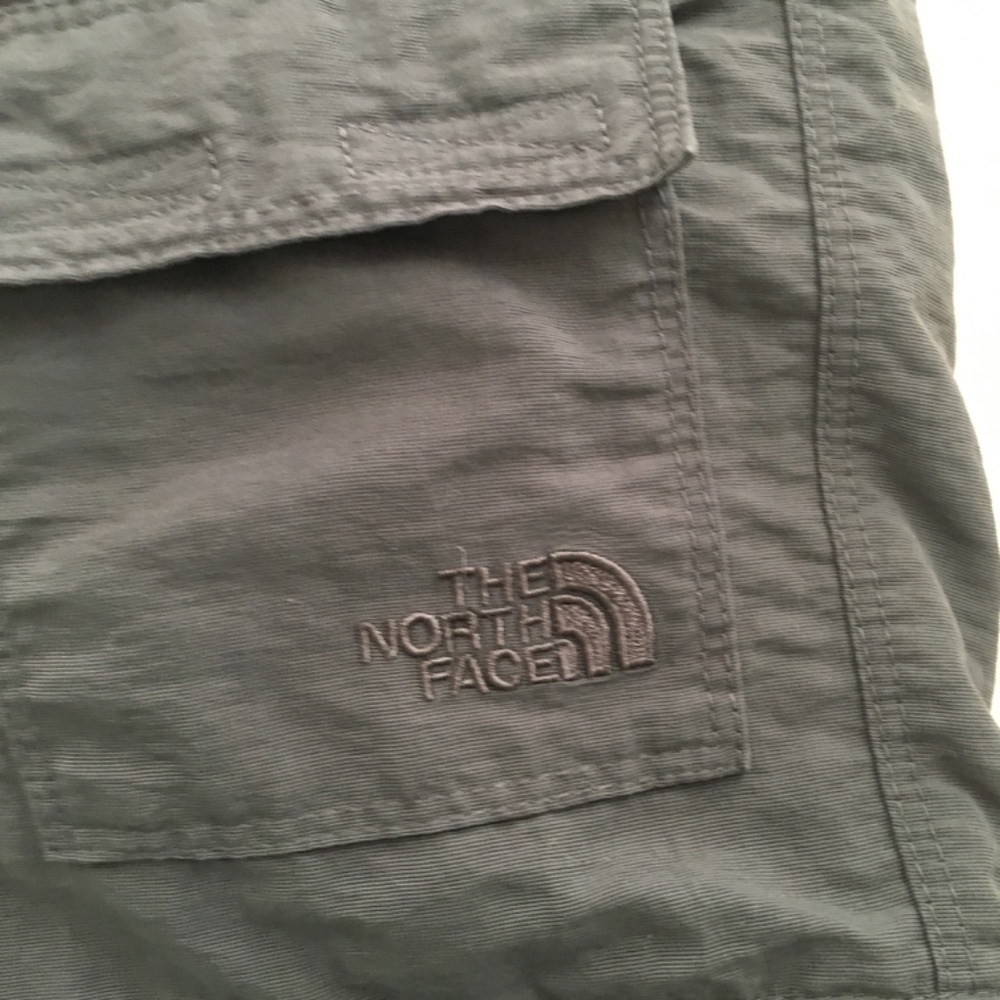 North face shorts - Picture 4 of 5
